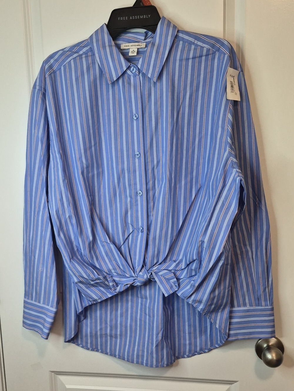 Free Assembly Women's Blue Stripe Tie-Front Button-Down Shirt Size M